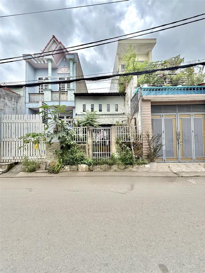 Chỉ 5 tỷ còn bớt, 4 x 20m, hẻm nhựa 7m  gần hương lộ 2, bv bình tân, ở hoặc đầu tư đều tốt
