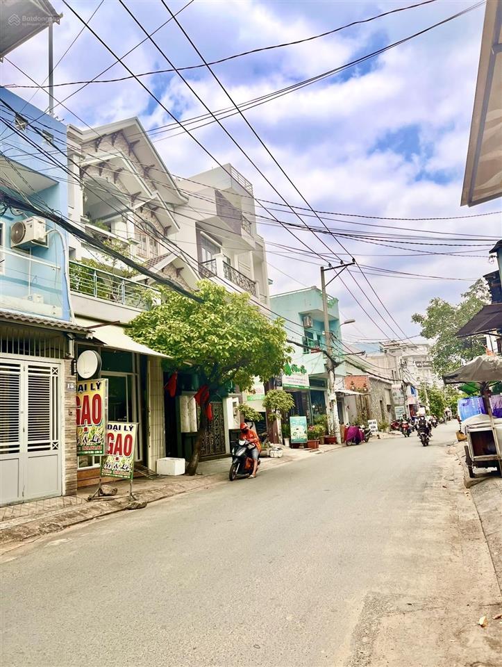 Nhà mặt tiền 6 tầng  sát bên tân phú, q11  gấp bán  chỉ 7.** tỷ