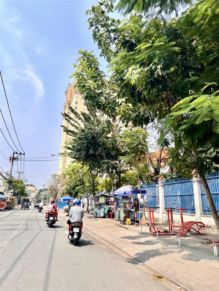 Nhà 4 tầng sát bên tân phú  4 x 16m  hẻm xe hơi thông  chỉ 5 tỷ hơn.