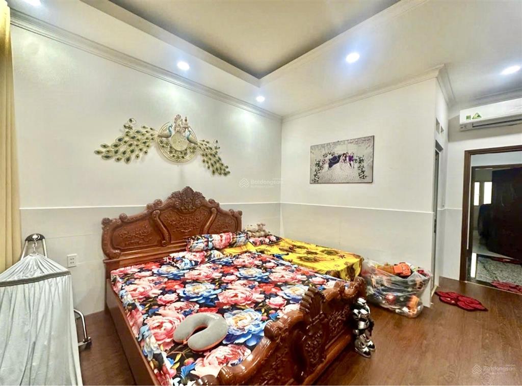 Mặt tiền bình tân  4 tầng 4 x 22.5m  sát chợ, trường học  hơn 7 tỷ.