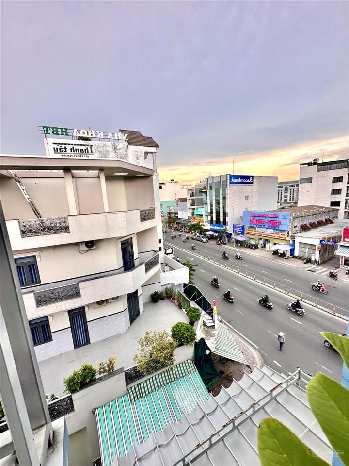 Nhà mặt tiền 30m ngay cạnh aeon mall tân phú  4 tầng 7.3 x 10.3m  chỉ 10 tỷ nhỉnh