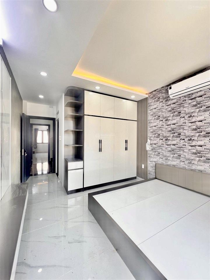 Tân phú  5 tầng có thang máy  sát phố tô hiệu  4.3 x 16m  hơn 8t