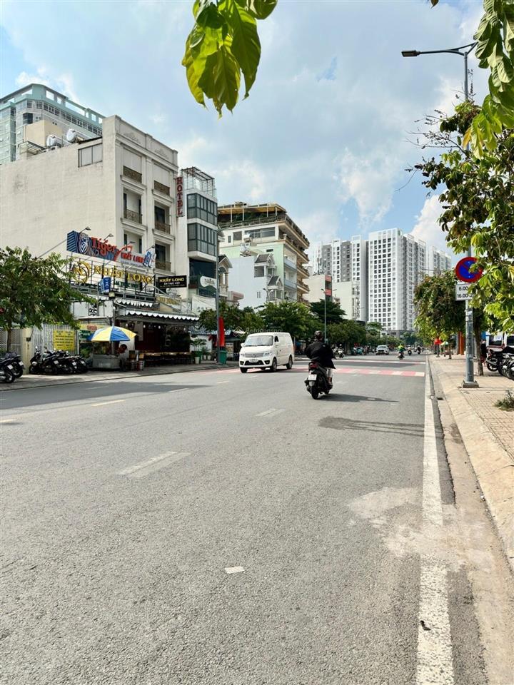 Nhà 5 tầng tân phú gần đầm sen  52m2  full nội thất  chỉ 7t hơn