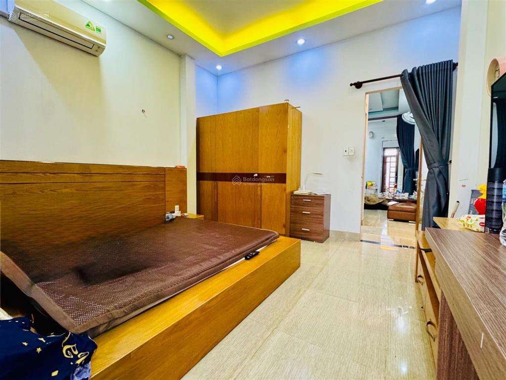 Nhà bình tân  4 x 19.5m  hẻm xe hơi  chỉ 4 tỷ hơn