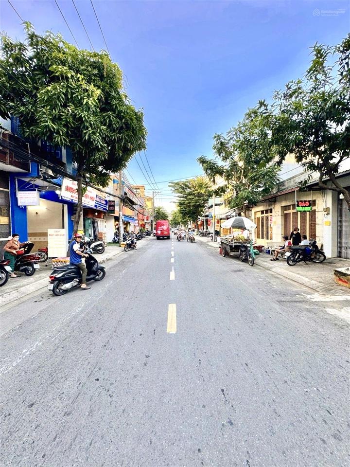 Nhà bình tân, gần tân phú, sát aeon mall  3 tầng 4 x 16m  chỉ 5 tỷ hơn