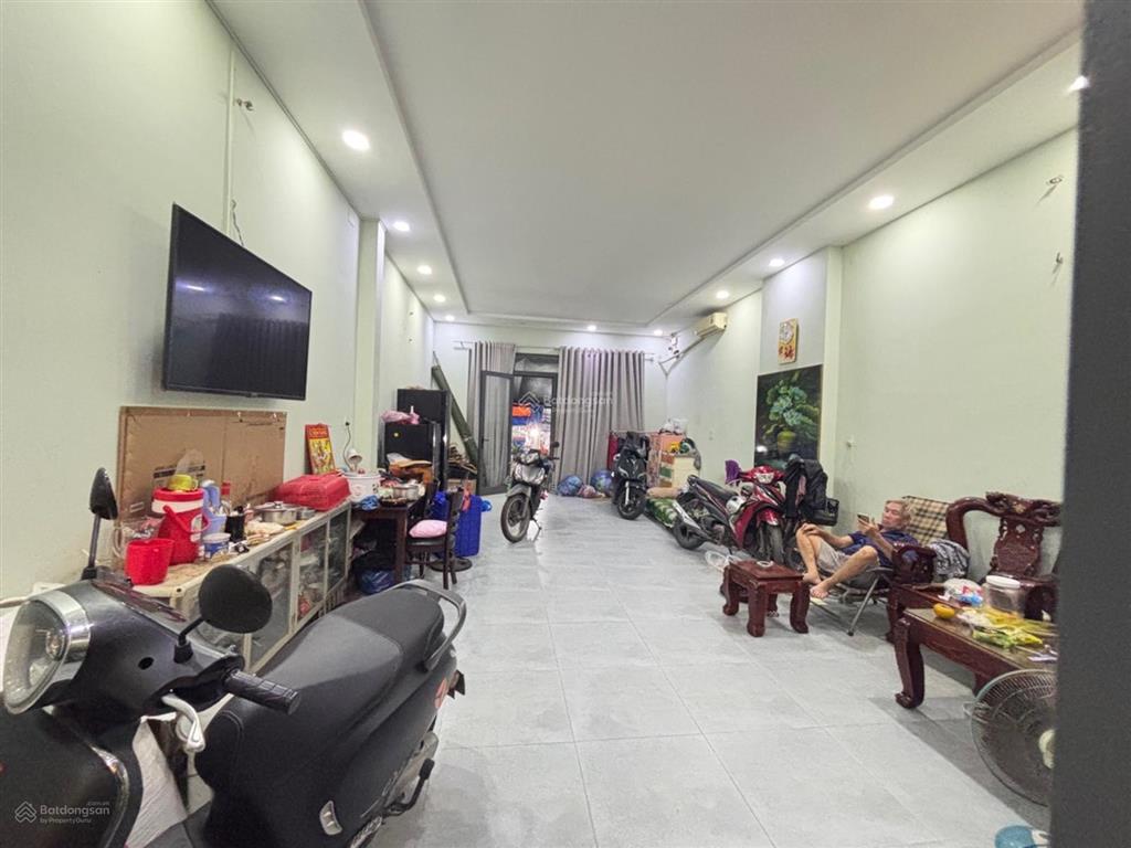 Mặt tiền chợ 10m thông, 118m2, vỉa hè 5m  chỉ 7tỷ nhỉnh