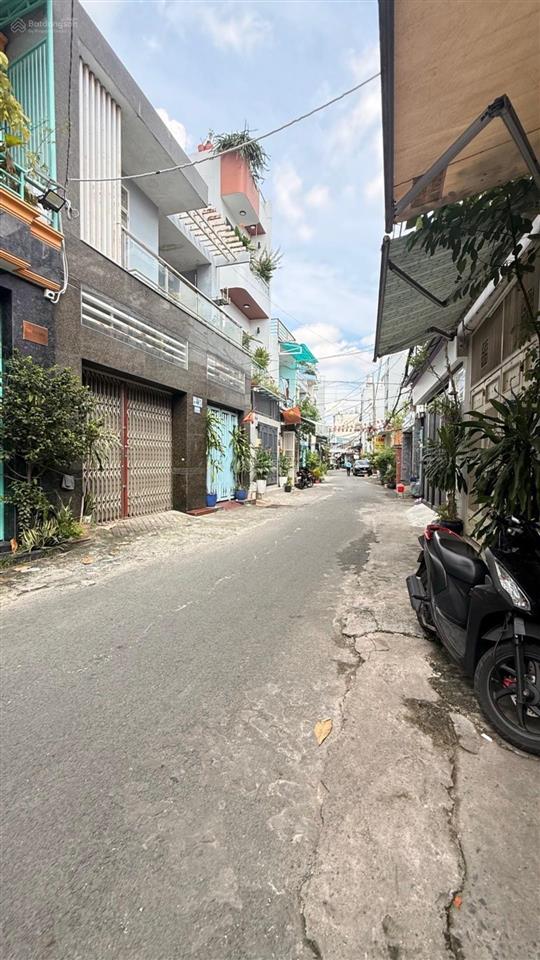 Nhà gần đầm sen, q11  hẻm xe hơi thông  4 x 16m  chỉ 6 tỷ hơn.