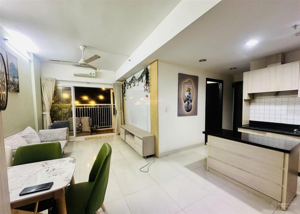 Hot! bán gấp cc carillon 3, hoàng hoa thám,tân bình. giá chỉ 4,8 tỷ,dt 65m2, 2pn, 2wc .sổ hồng