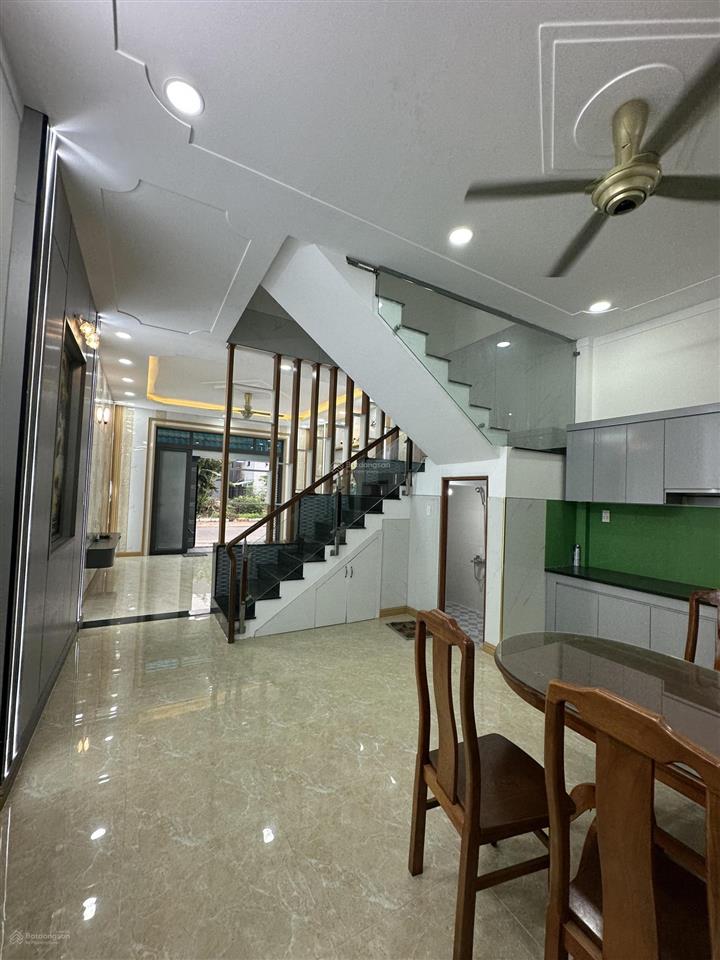 Bán nhà lầu trệt vị trí vừa ở vừa kinh doanh mặt tiền đường nhựa 12m khu dân cư sầm uất