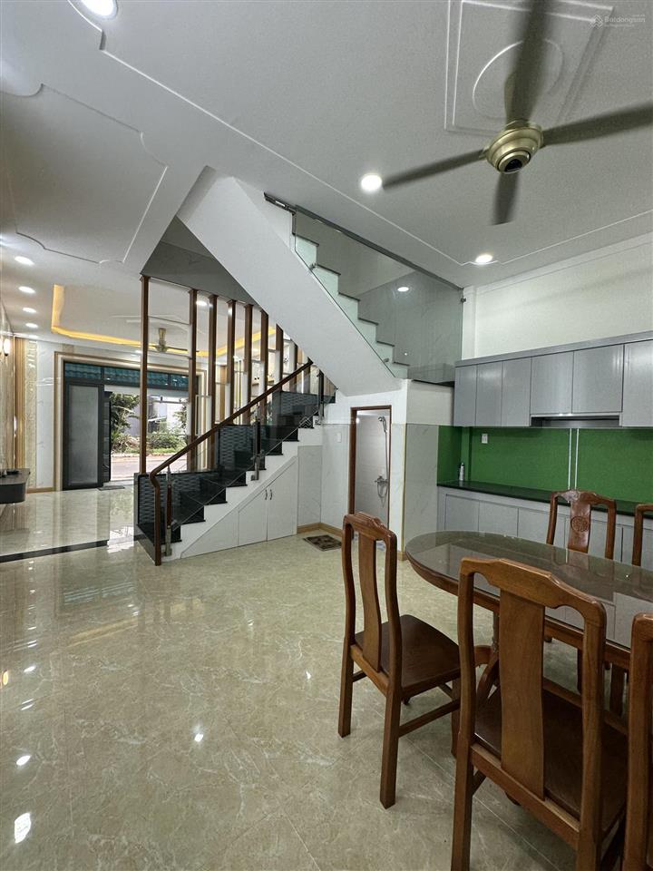 Bán nhà lầu trệt vị trí vừa ở vừa kinh doanh mặt tiền đường nhựa 12m khu dân cư sầm uất