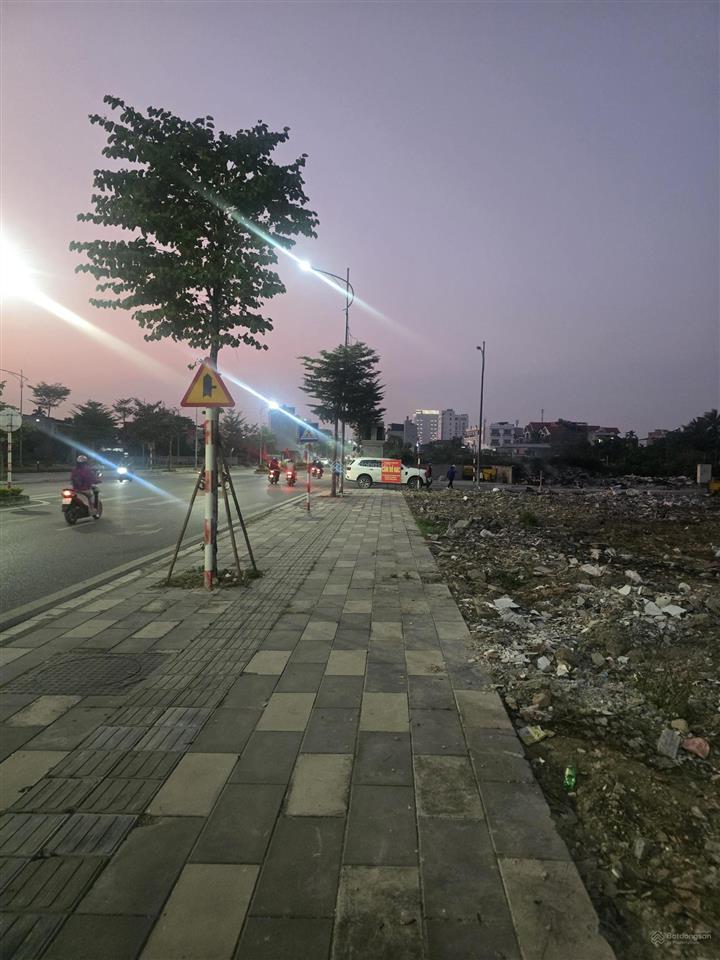 Chính chủ bán đất mặt đường lê quang đạo (đường văn cao kéo dài). view hồ an biên