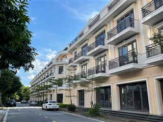 Bán gấp shophouse 75 m2 giá hơn 05 tỷ, sổ hồng lâu dài, cách hồ gươm 12km tại centa vsip từ sơn