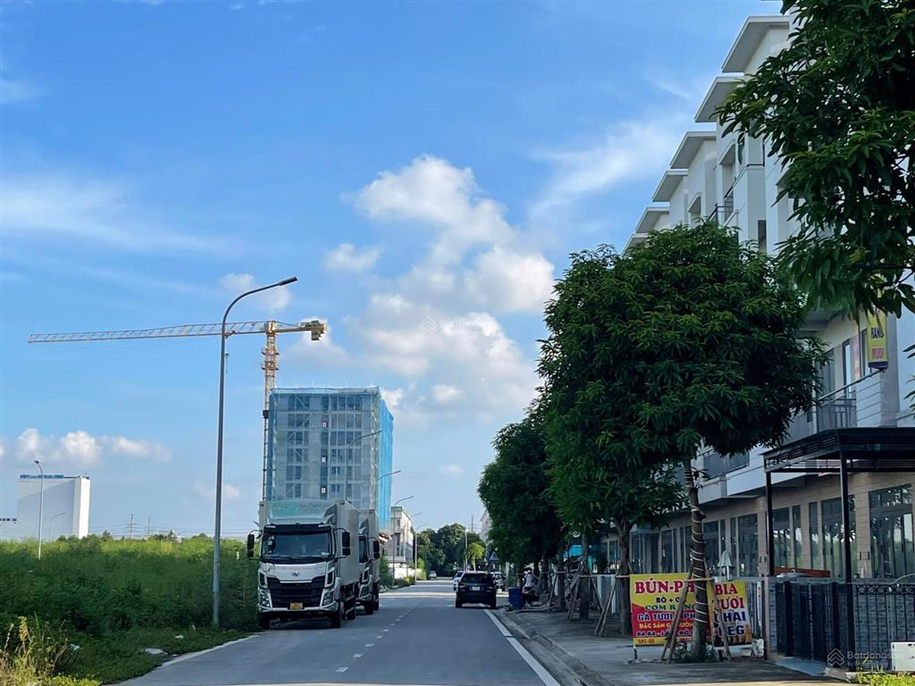 Sở hữu shophouse 75 m2 xây 4 tầng hơn 05 tỷ, sổ hồng lâu dài tại vsip từ sơn, cách hồ gươm 12km