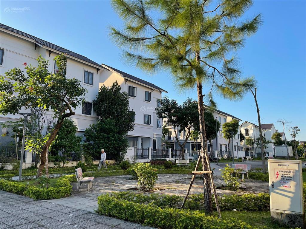 Bán gấp bt 135m2 giá 9 tỷ, cách hồ gươm 12km, sổ hồng lâu dài, cư dân hiện hữu