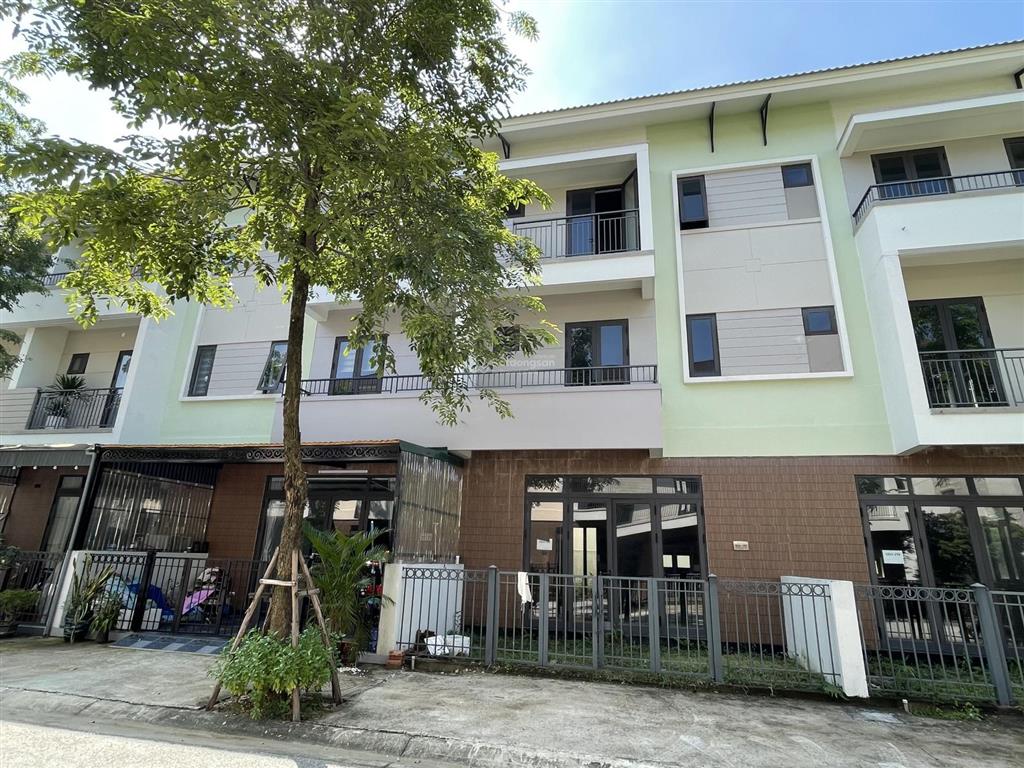 Shophouse 2 mặt tiền chỉ 6,x tỷ tại vsip từ sơn, cách hồ gươm 12km, tiện ích, cư dân đông