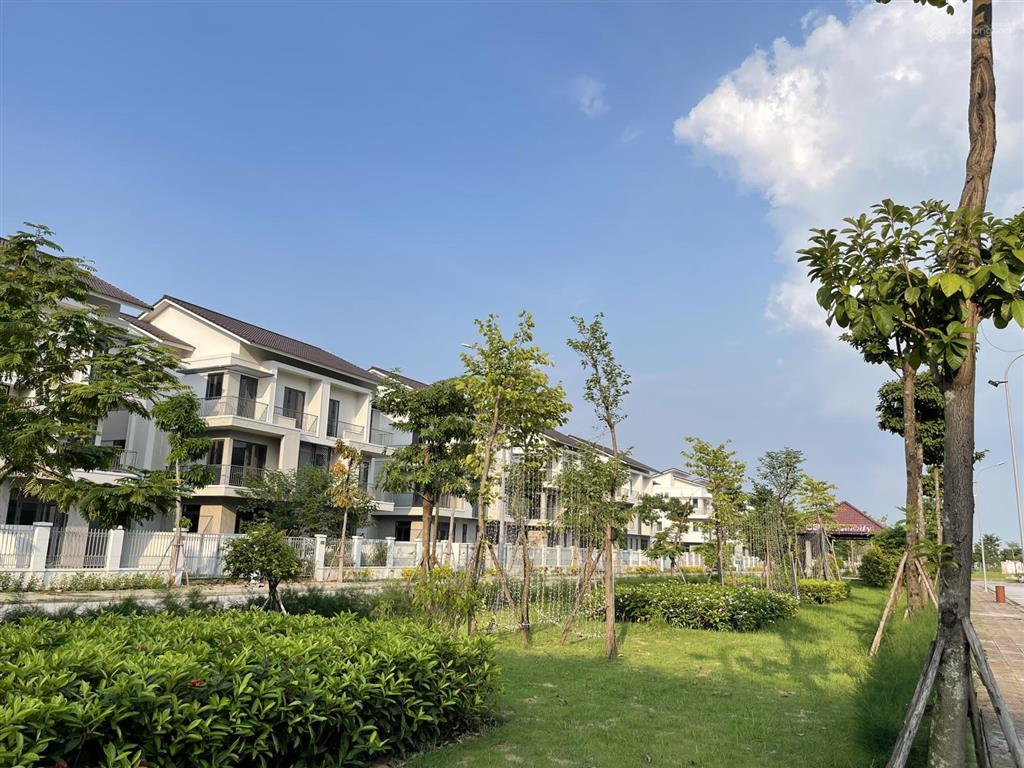 Biệt thự vsip từ sơn hơn 10 tỷ sở hữu ngay 180m2, tiện ích, cư dân văn minh đông đúc