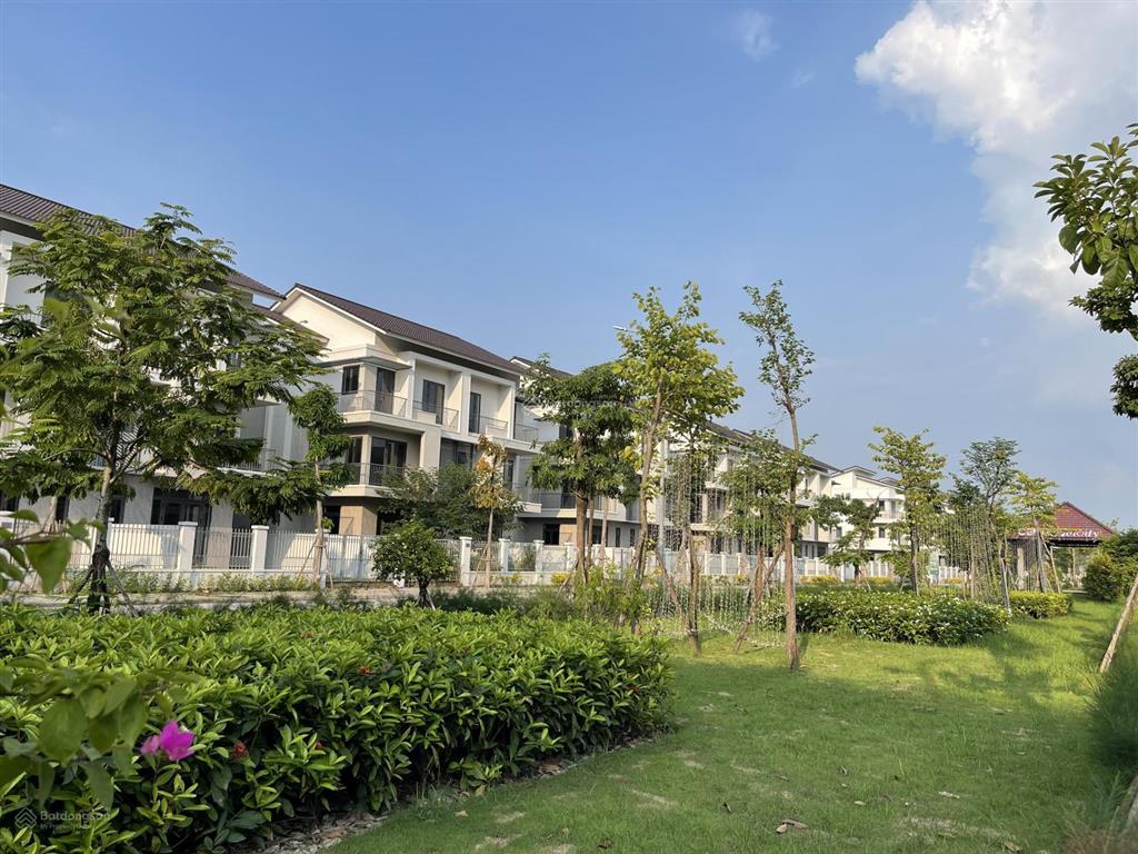 Biệt thự vsip từ sơn hơn 10 tỷ sở hữu ngay 180m2, tiện ích, cư dân văn minh đông đúc