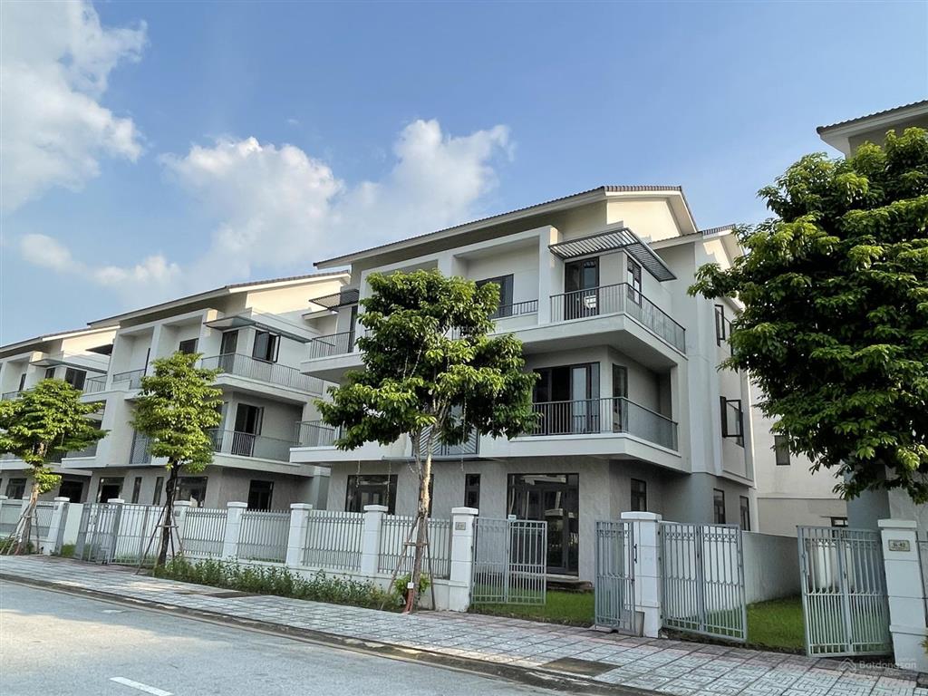 Biệt thự vsip từ sơn hơn 10 tỷ sở hữu ngay 180m2, tiện ích, cư dân văn minh đông đúc