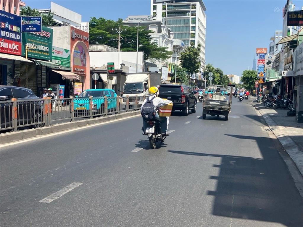 Mặt tiền phan văn trị kế emart 250m ngang hơn 8m hiếm gò vấp giá tốt