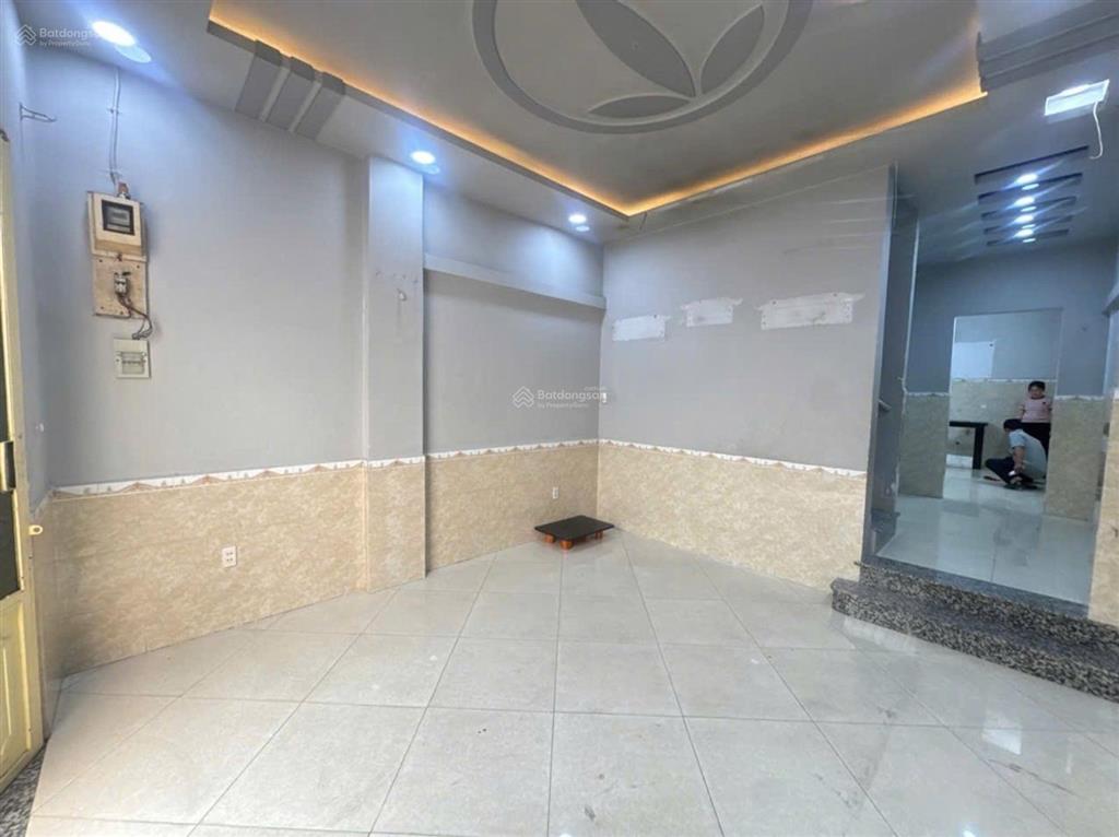 Bán nhà 2 tầng gần emart phan huy ích hẻm xe hơi 5m 64m chỉ hơn 6 tỷ