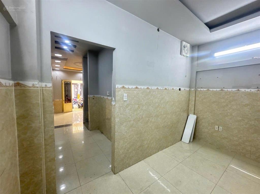 Bán nhà 2 tầng gần emart phan huy ích hẻm xe hơi 5m 64m chỉ hơn 6 tỷ