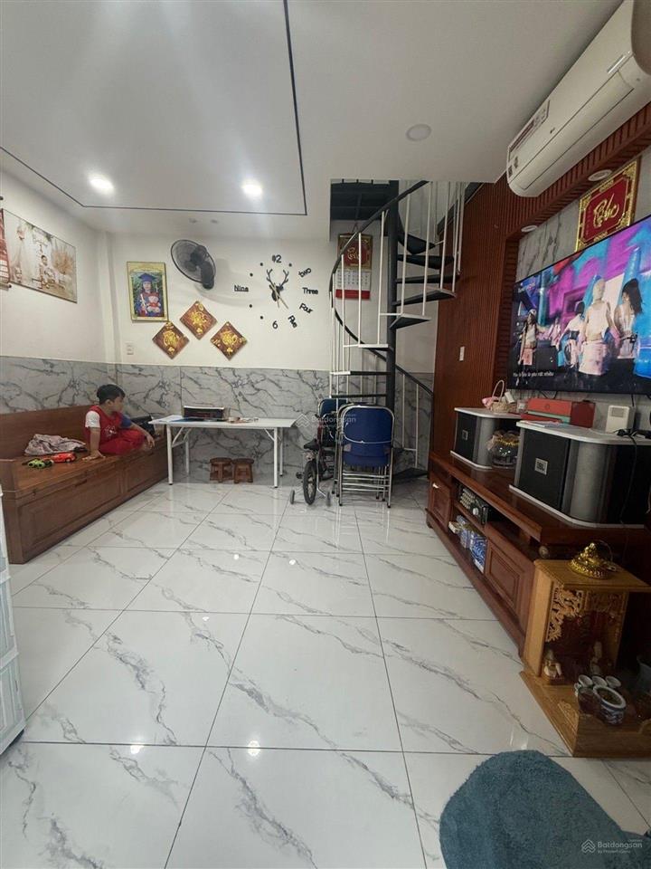 Nhà đẹp hxh đậu cửa 21m  gần emart phan huy ích gò vấp chỉ 2.2 tỉ sổ riêng