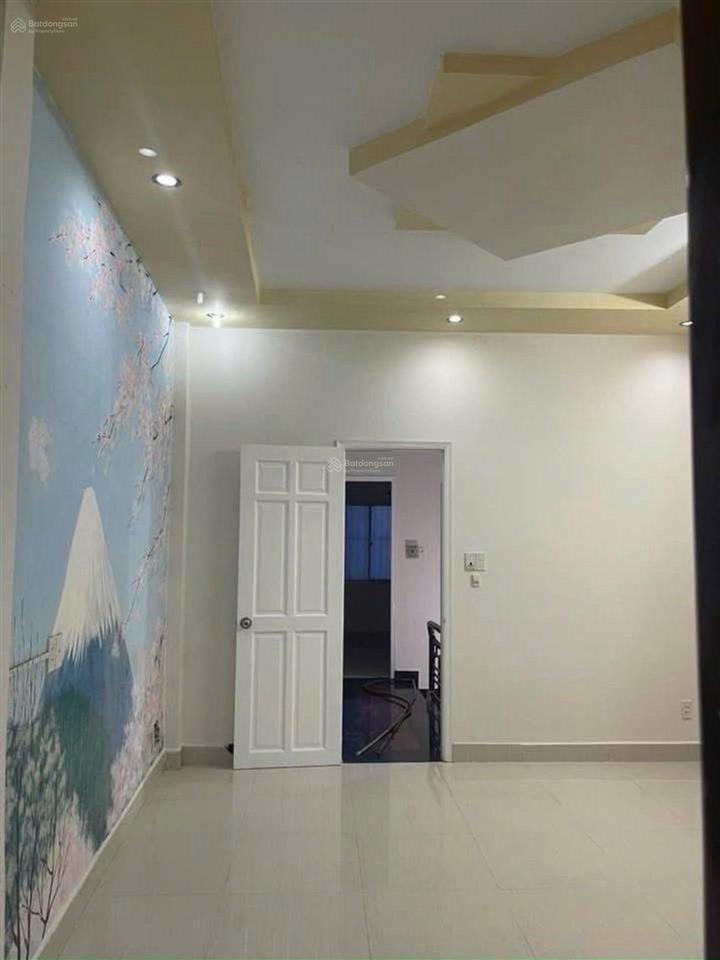 Mặt tiền gò vấp kinh doanh đối diện trường tân sơn 4x16, 2 tầng chỉ 8.2 tỷ. sổ vuông