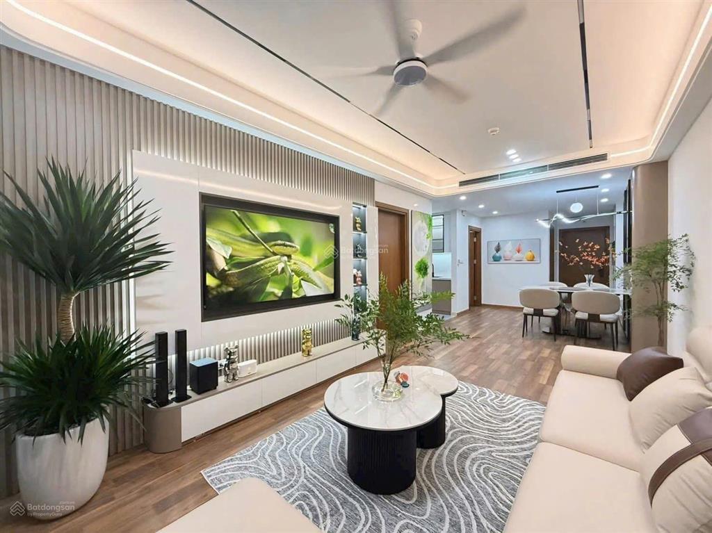 Bán gấp căn 2pn goldmark city  83m2 full nội thất cao cấp  sổ đỏ chính chủ  7 tỷ