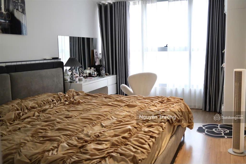 Chính chủ bán căn 01 toà a, 143m2, 3pn 2vs, full đồ, căn góc, chung cư thăng long n01. giá 12.5 tỷ