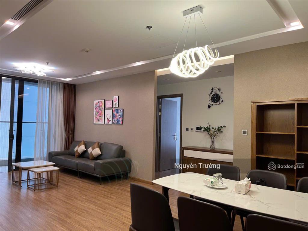Chính chủ bán căn hộ 106m2, 3pn 2vs, cửa tb, ban công đn. cc vinhomes metropolis. giá 19.8 tỷ