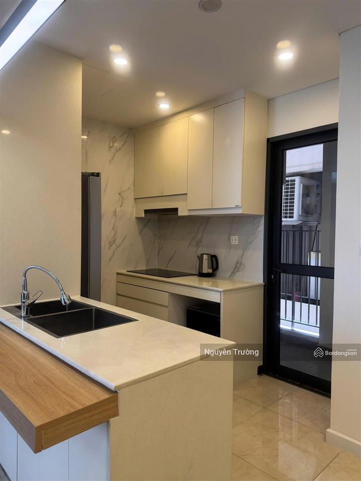 (giá thật) bán căn hộ 94m2, 3pn 2vs, full đồ, view hồ, chung cư vinhomes d'capitale. giá 9 tỷ