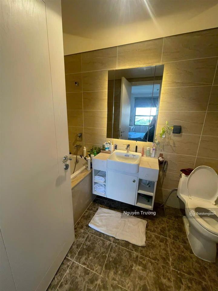 Cần bán căn hộ 73m2, 2pn 2vs, full đồ đẹp, view hồ, chung cư vinhomes d'capitale. giá chỉ 7.9 tỷ