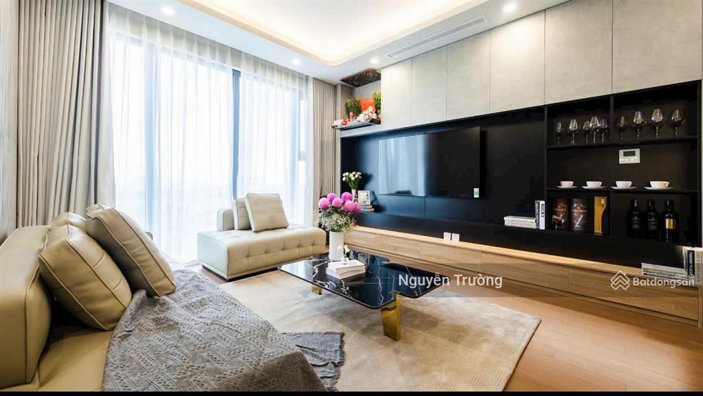 Cần bán căn hộ 156m2, 4pn, full đồ, nhà vuông vắn, chung cư keangnam. giá bán 14 tỷ