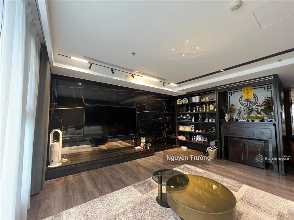 Bán căn hộ 130m2, 4pn 3vs, full đồ đẹp, chung cư vinhomes west point. giá 12.9 tỷ