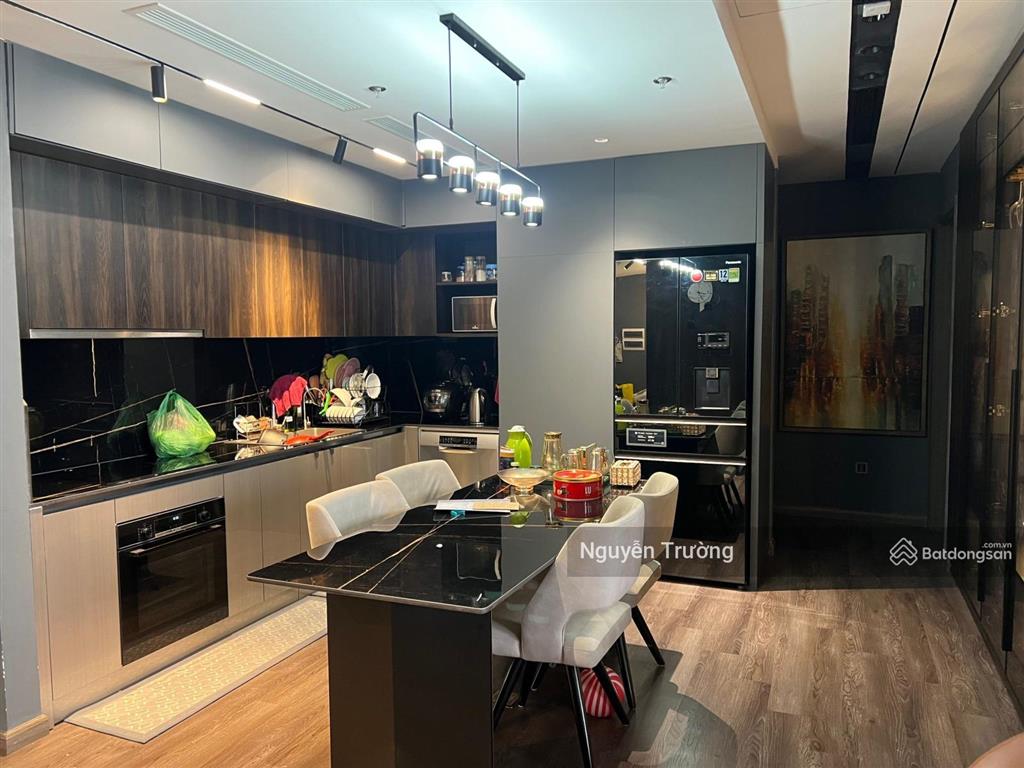 Bán căn hộ 130m2, 4pn 3vs, full đồ đẹp, chung cư vinhomes west point. giá 12.9 tỷ