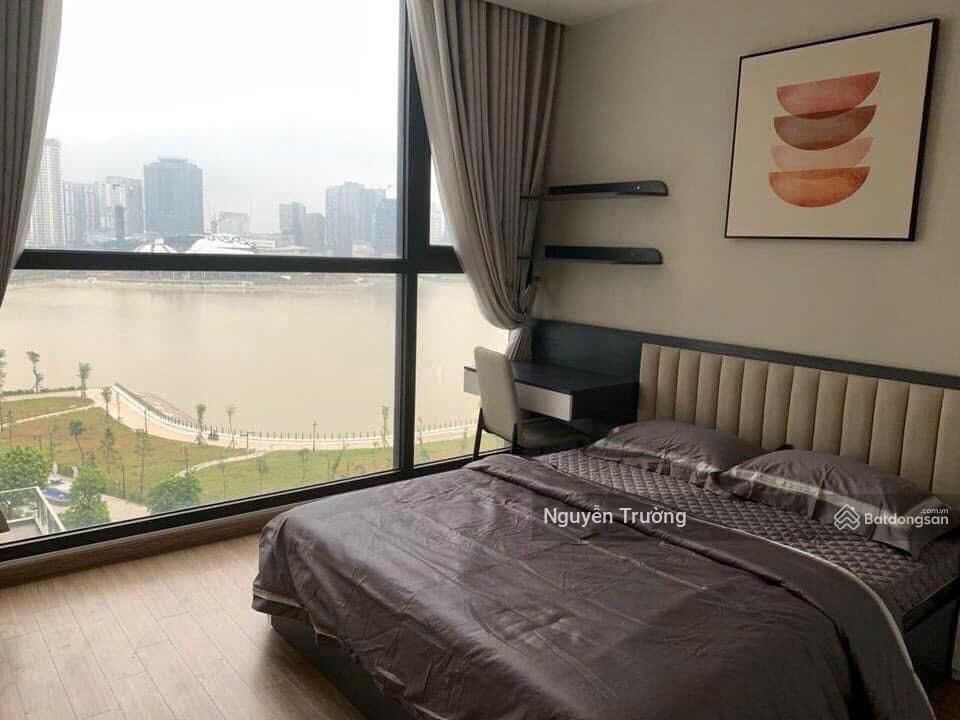 Gia đình mình bán căn hộ 100m2, 3 phòng ngủ, view hồ đẹp, chung cư vinhomes skylake. giá 11 tỷ