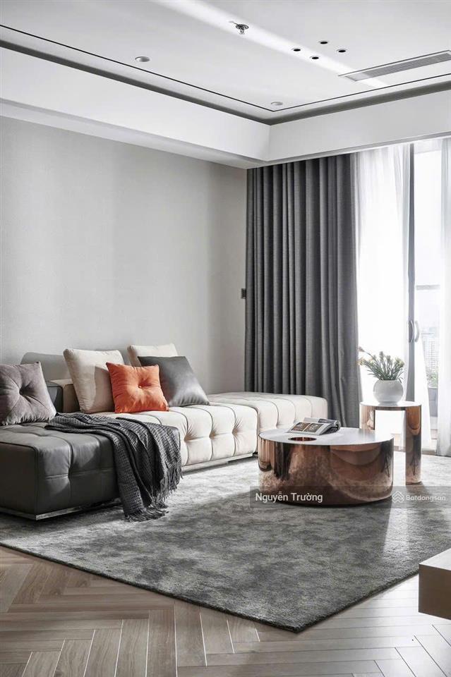 (hàng hiếm) bán căn hộ 106m2, 3pn 2vs, cửa tb, ban công đn. cc vinhomes metropolis. giá 19 tỷ