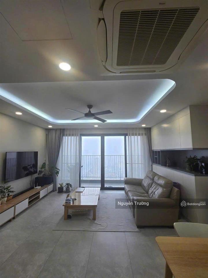 Bán căn hộ 109m2, 3pn2vs, căn góc, có slot oto,view hồ, chung cư vinhomes dcapitale. giá 11.9 tỷ