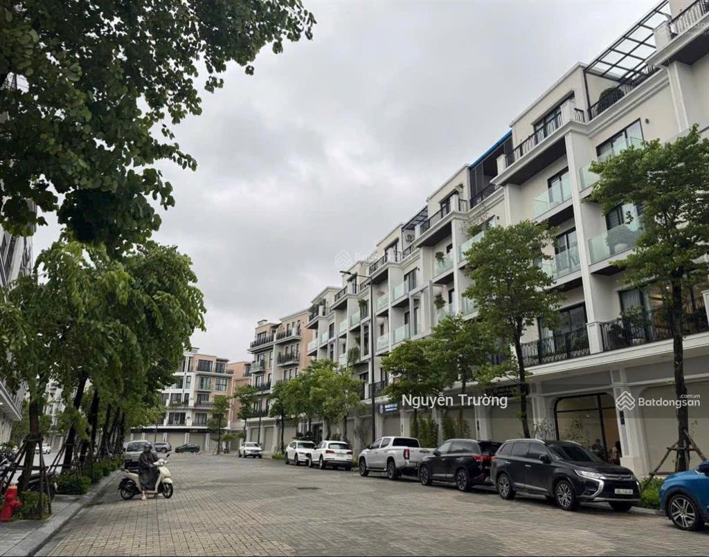 Nhà mình bán lô liền kề mặt phố đi bộ  75m2, 5 tầng, sẵn sổ, kđt the manor central park. giá 28 tỷ
