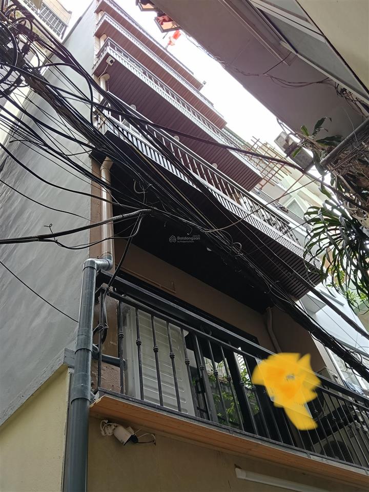 Cho thuê nhà ngõ 70 phố ngọc hà,ba đình, dt 62m2 x6 tầng,thang máy, mặt tiền 4,5m, giá 38tr/1 thang