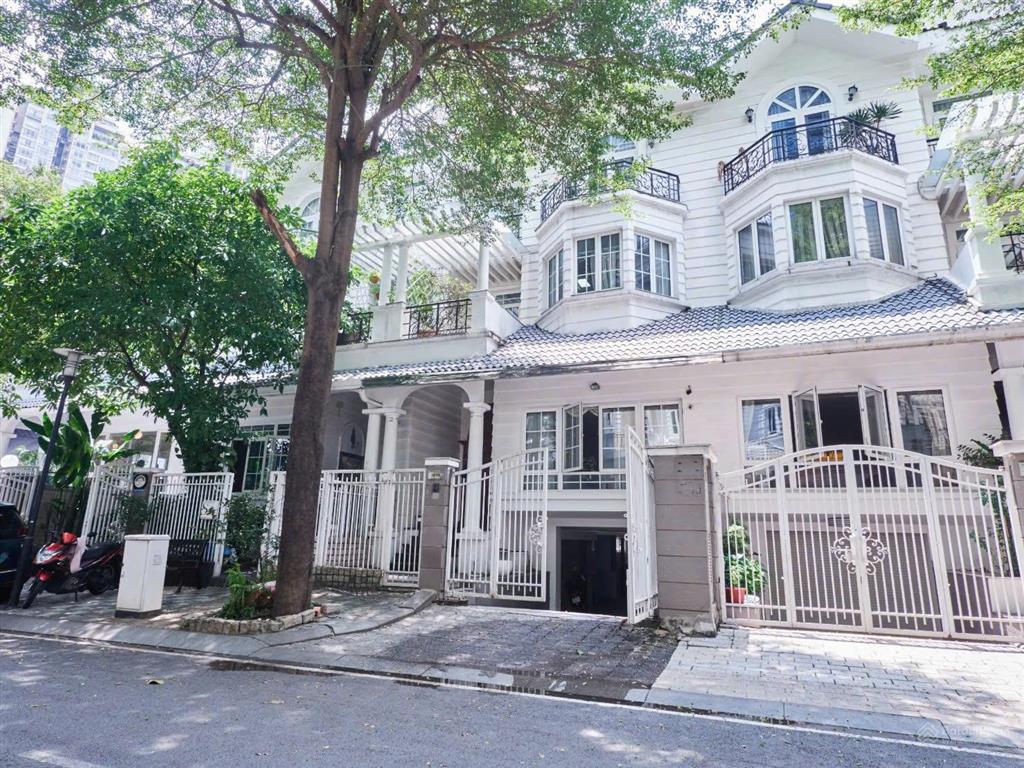 Bán villa mặt tiền đường d8 khu biệt thự saigon pearl  147m², 1 hầm 3 lầu, giá 85 tỷ