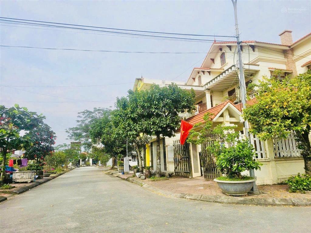 Bán nhà 1 sẹc bình long, bhha bình tân, hẻm xe hơi khu vip chợ bình long, giá 4 tỷ thương lượng