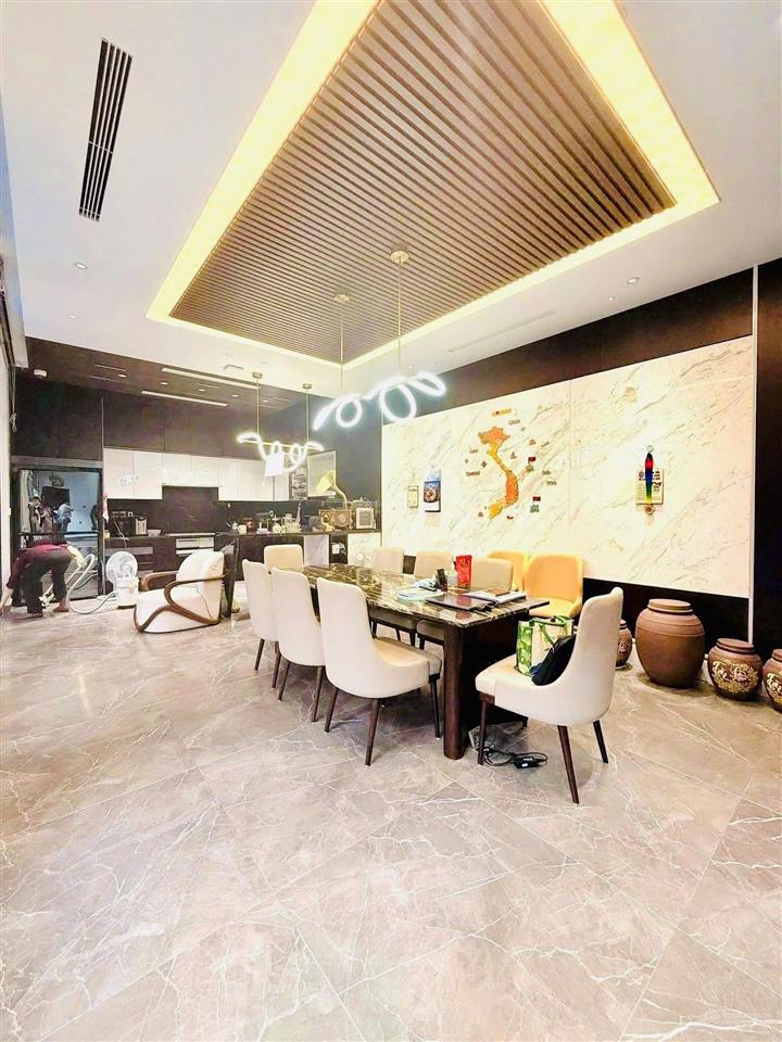 Nhà 5 tầng thang máy, 107m2, hẻm 12m có lề 5m hương lộ 2, không gian sống an yên giữa lòng đô thị