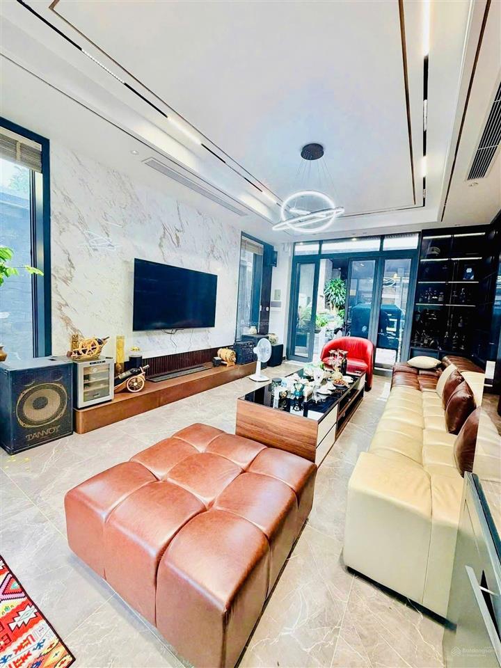 Nhà 5 tầng thang máy, 107m2, hẻm 12m có lề 5m hương lộ 2, không gian sống an yên giữa lòng đô thị