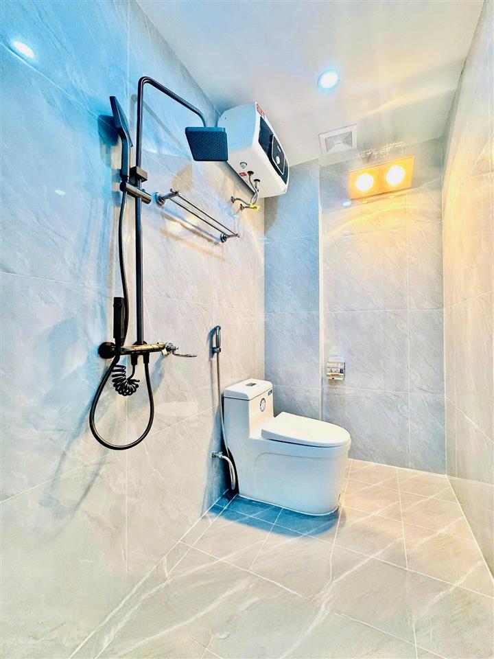 Nhà 3 tầng hậu giang, quận 6, ngang 6m, giá 2 tỷ nhỏ giọt thương lượng