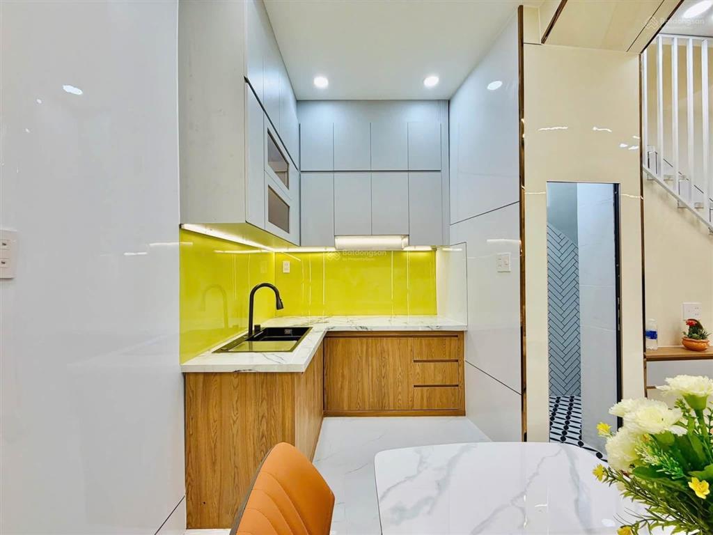 Bán nhà đường tên lửa , bình trị đông, bình tân, hxh, chỉ 2.7 tỷ, shr, ko qh