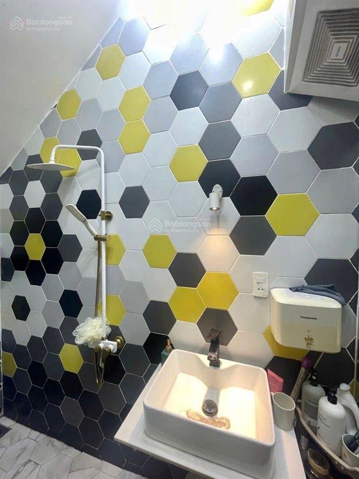 Mặt tiền  4 tầng btct  ngang 4.1m nở hậu tài lộc  5 pn  9.99tỷ