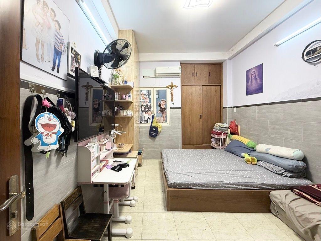 Nhà 4 tầng gần phan xích long  65m2  4pn  10.xtỷ