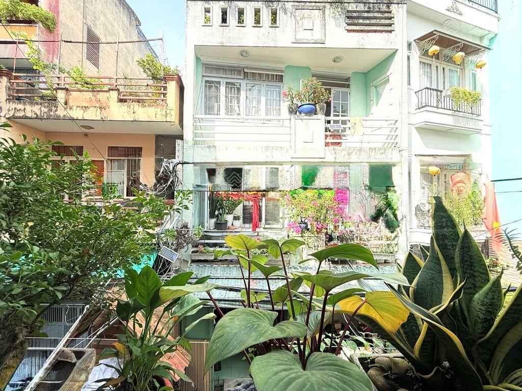 Nhà 4 tầng gần phan xích long  65m2  4pn  10.xtỷ