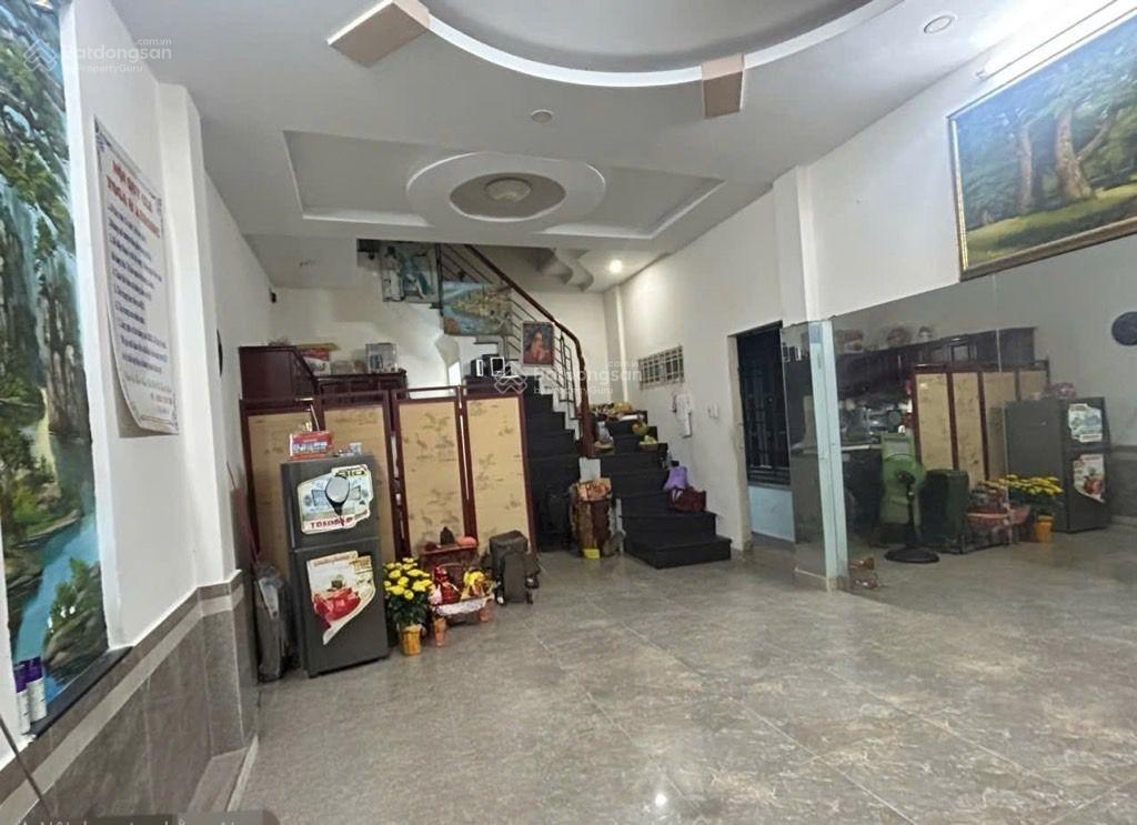 Xe hơi đỗ cổng  căn góc phan đăng lưu q.phú nhuận  ngang 4m  4 pn  nhỉnh 9 tỷ